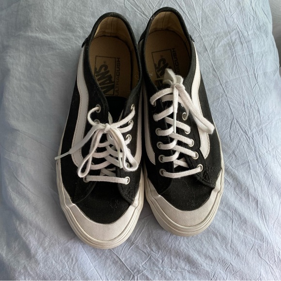 vans - Picture 2 of 4